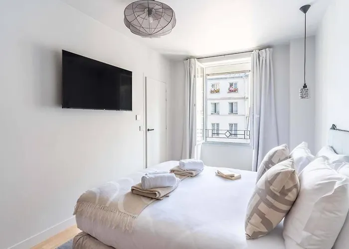 New - Luxury Parisian Flat - 4p * פריז